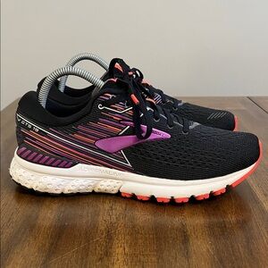 Brooks Adrenaline GTS 19 Black Running Shoes with Purple Accents Womens Size 9.5